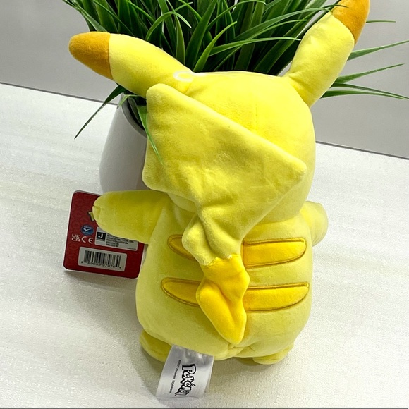 Pokémon Kid’s Pikachu Fluffed Stuffed Plush Toy S1 Select Item # 97976 New 2+ - Picture 6 of 12